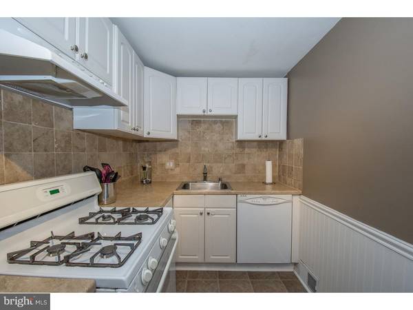 Drexel Hill, PA 19026,909 FARRISTON DR