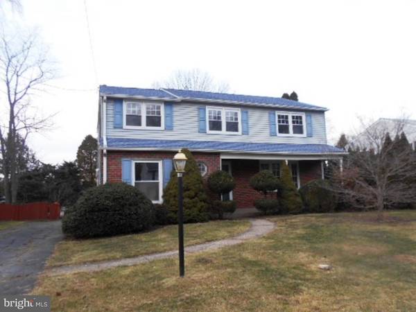 33 BLACKTHORNE LN, Aston, PA 19014