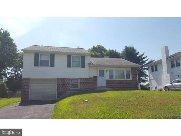 217 CRANBOURNE DR, Broomall, PA 19008