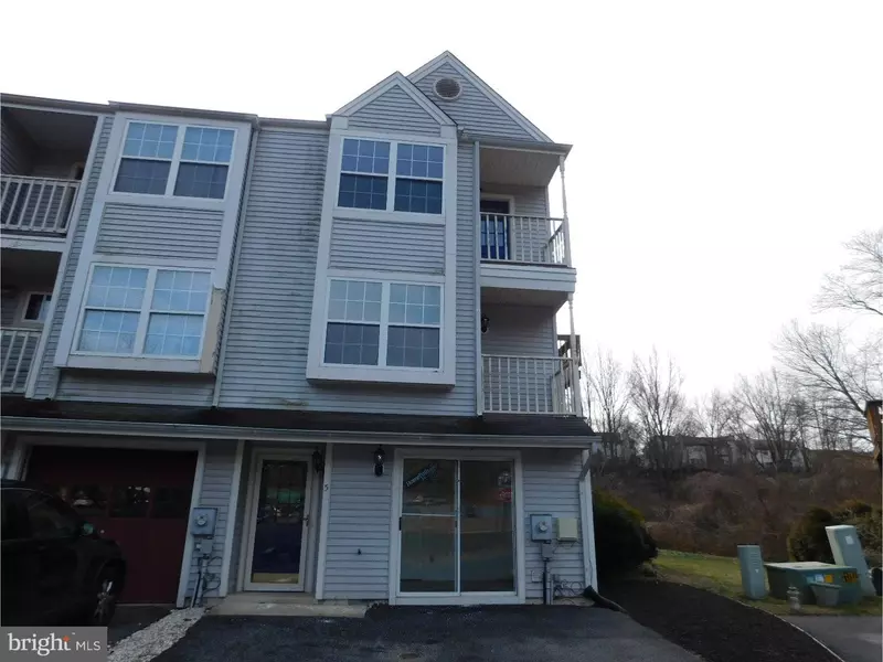 5 RIDGE BLVD, Wilmington, DE 19808