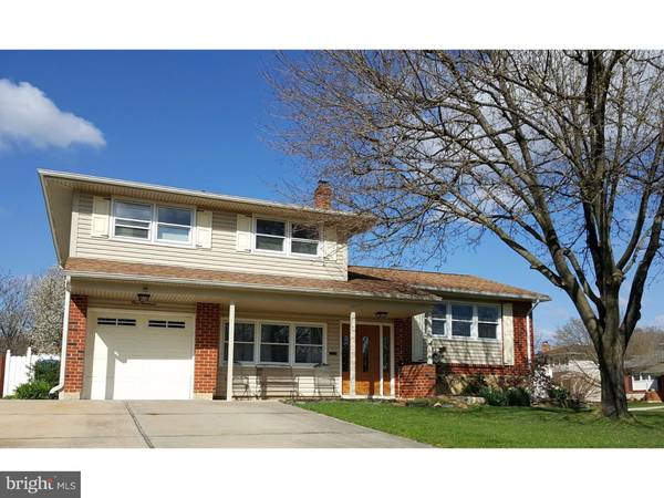 100 HOLIDAY PL, Newark, DE 19702