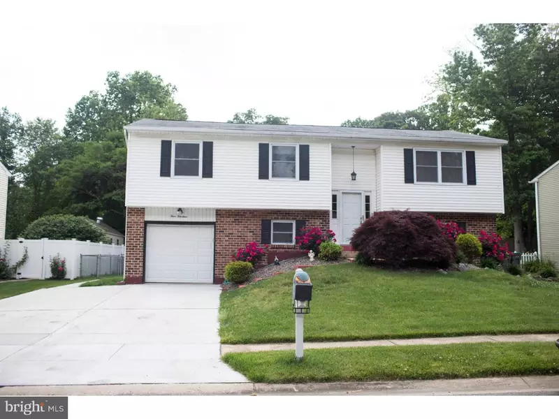 414 W HANNA DR, Newark, DE 19702