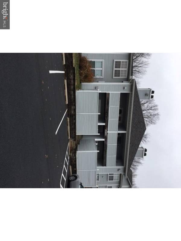 2503 WATERS EDGE DR, Newark, DE 19702