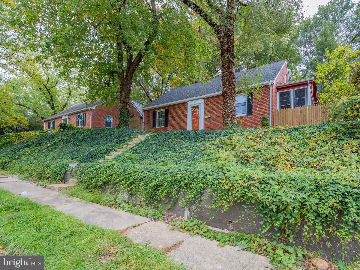 Alexandria, VA 22314,712 UPLAND PL