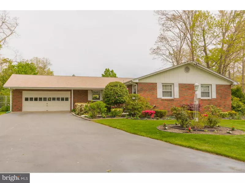 1068 ELIZABETH DR, Vineland, NJ 08360