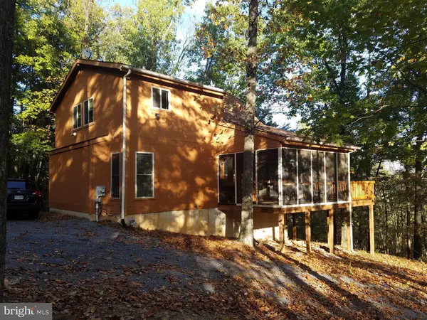 Hedgesville, WV 25427,1356 LODGE RD