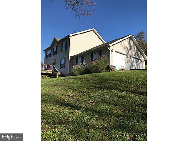 50 LAKE RD, Hamburg, PA 19526