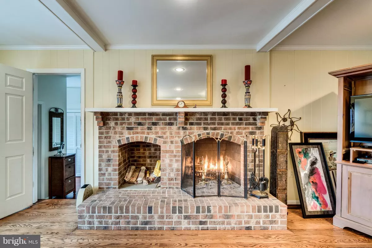 Vienna, VA 22182,9916 CHASE HILL CT