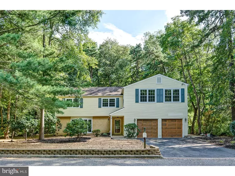 7 COVENTRY CIR W, Marlton, NJ 08053