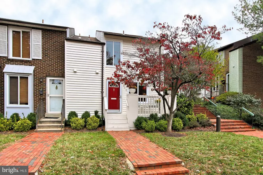 935 TAYLOR ST S, Arlington, VA 22204