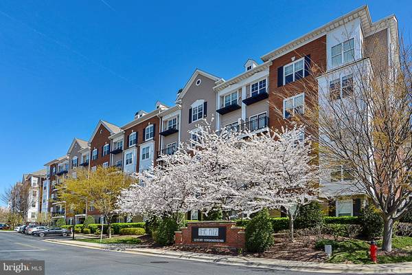 501 HUNGERFORD DR #122, Rockville, MD 20850