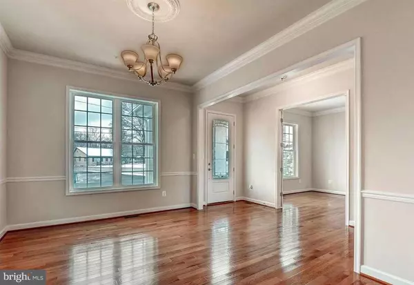 Pasadena, MD 21122,736 POWHATAN BEACH RD