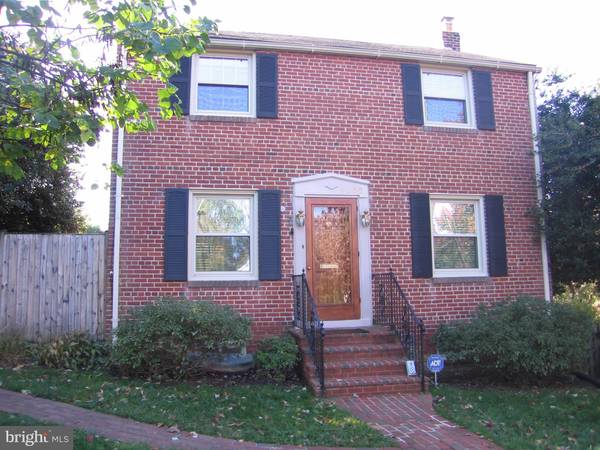 2300 HARRISON ST N, Arlington, VA 22205