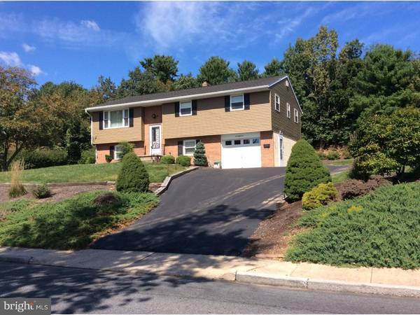 77 WYOMISSING HILLS BLVD, Reading, PA 19609