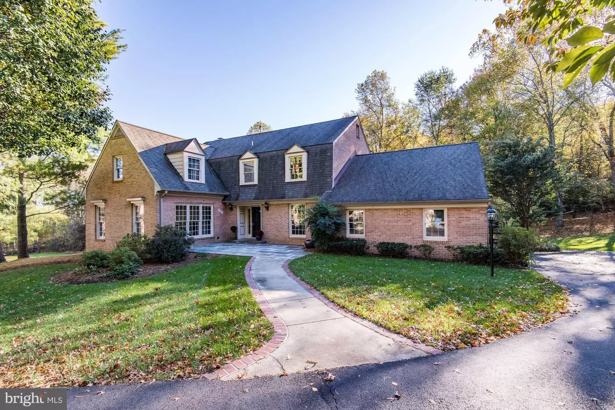 Vienna, VA 22182,10001 CLOVERDALE PL