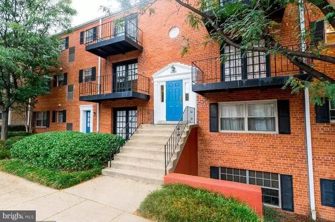 5929 QUANTRELL AVE #201, Alexandria, VA 22312