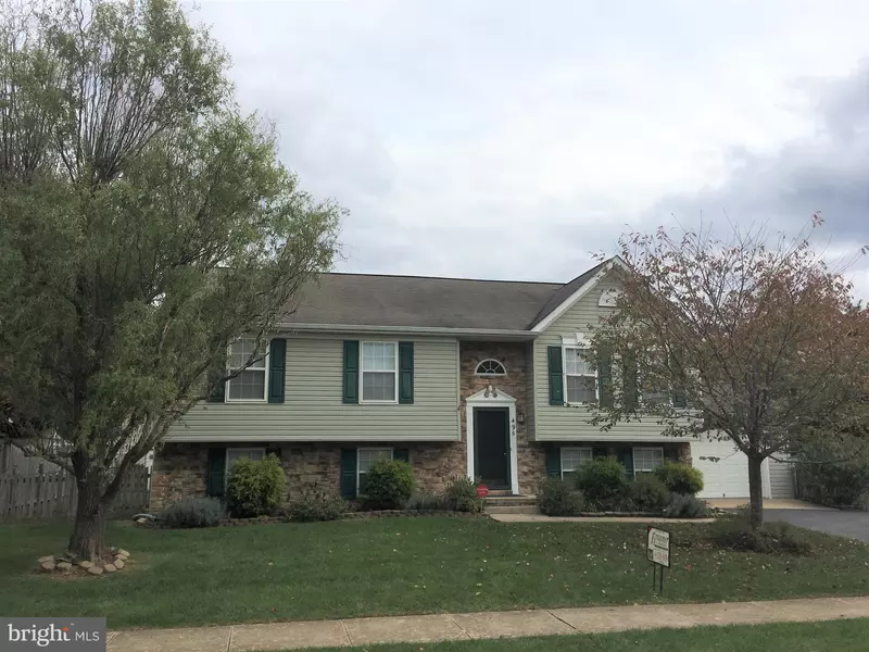 496 CROSSWINDS DR, Charles Town, WV 25414