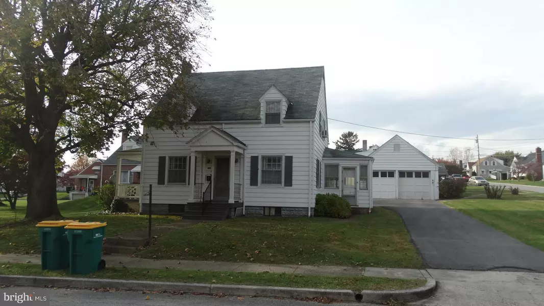 306 FRANKLIN ST N, Waynesboro, PA 17268