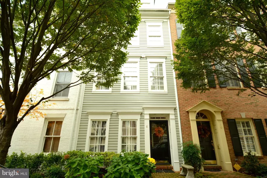 8 KEITHS LN, Alexandria, VA 22314