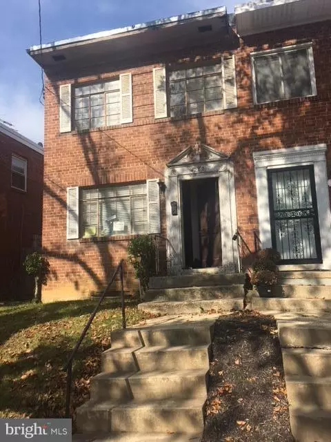 4272 SOUTHERN AVE SE, Washington, DC 20019