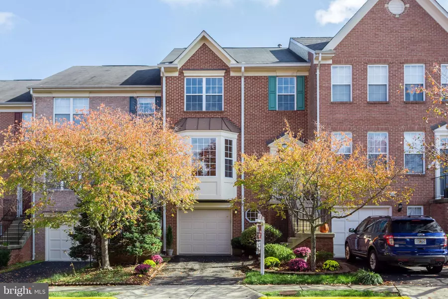 7681 LAVENHAM LNDG, Alexandria, VA 22315