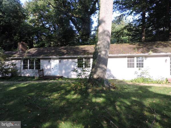 11 WOODLAND RD, Bordentown, NJ 08505