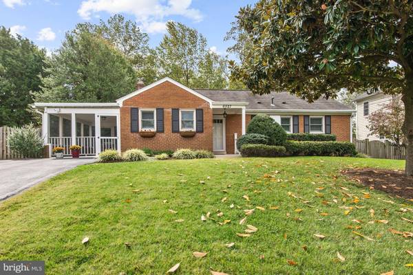 6527 FAIRLAWN DR, Mclean, VA 22101