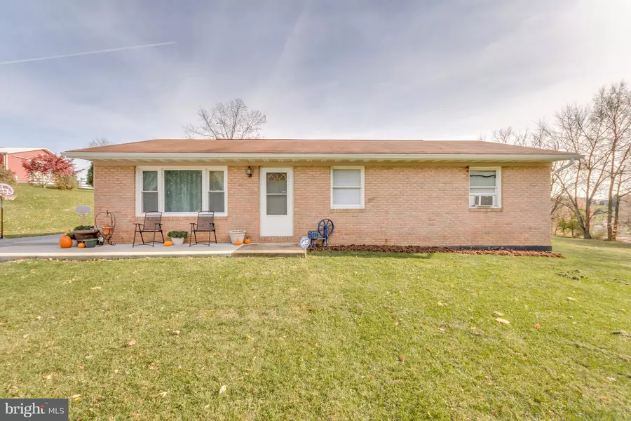 14 CADDY DR, Martinsburg, WV 25405