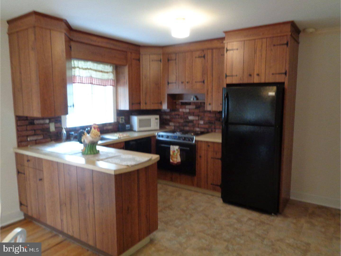 Ewing, NJ 08638,33 RUNNING BROOK RD W