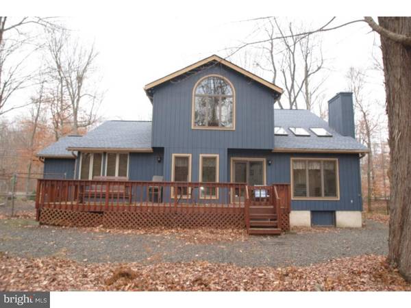 577 MAXATAWNY DR, Pocono Lake, PA 18347