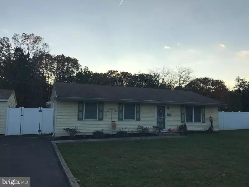 225 PINE AVE, Berlin, NJ 08091