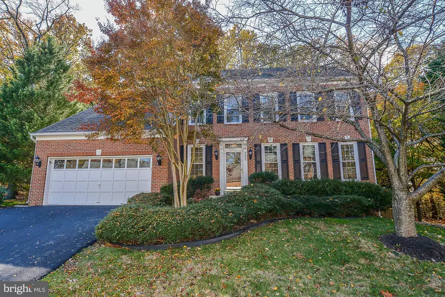 5006 WHISPER WILLOW DR, Fairfax, VA 22030