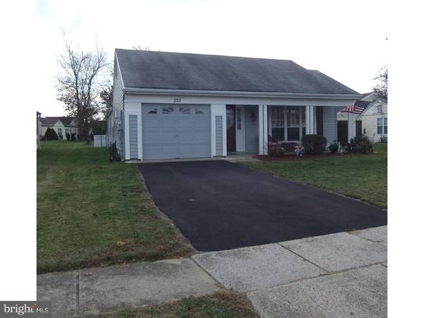 253 HUNTINGTON DR, Southampton, NJ 08088