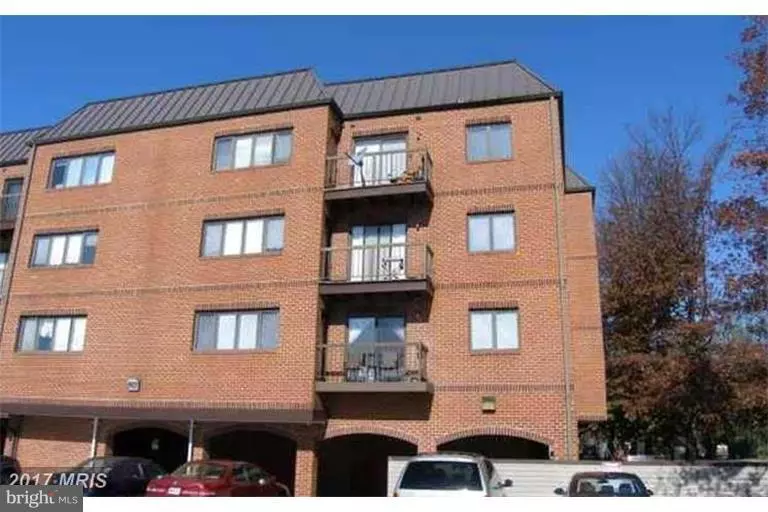 8 RUSSELL AVE #207, Gaithersburg, MD 20877