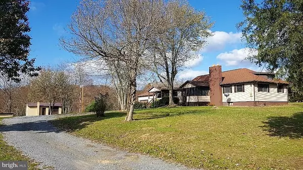 Berkeley Springs, WV 25411,512 SOPER LN