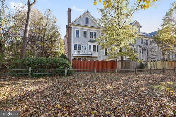 Arlington, VA 22205,2317 VAN BUREN CT N