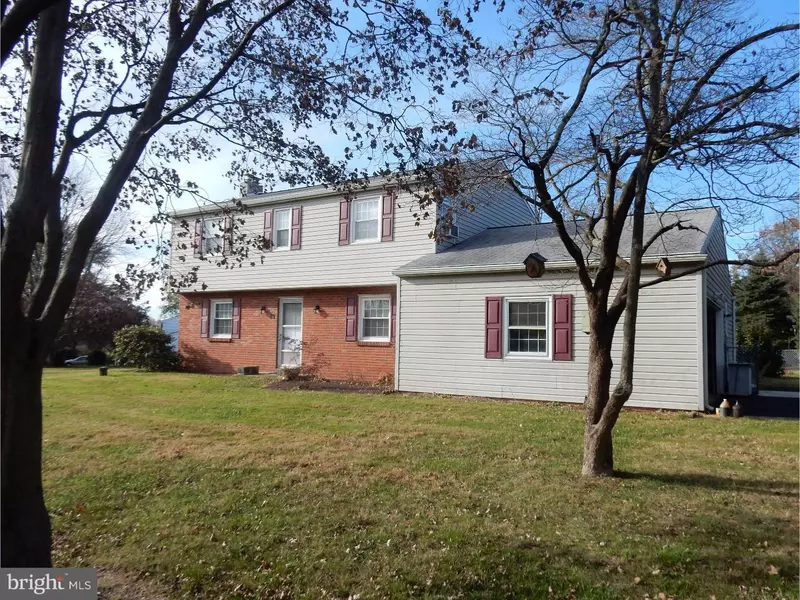 73 SWALLOW RD, Holland, PA 18966