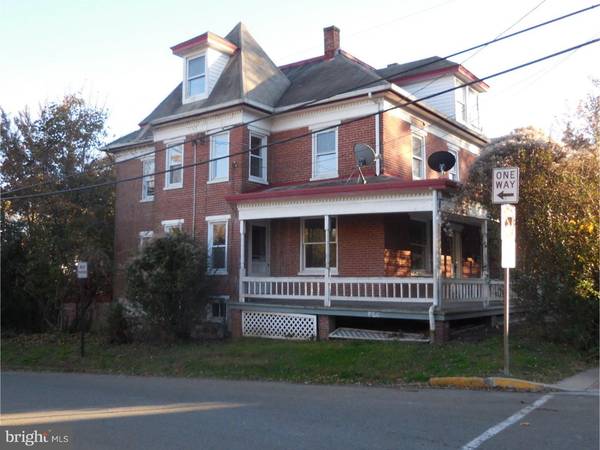 69 N 3RD ST, Oxford, PA 19363