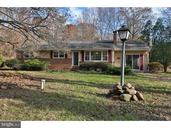 6 HUNTER DR, Burlington Township, NJ 08016