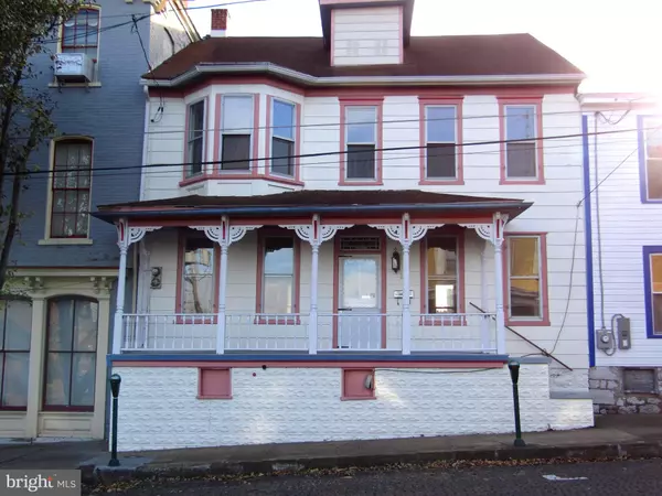 214 MARTIN ST, Martinsburg, WV 25401