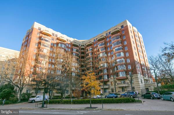 2400 CLARENDON BLVD #709, Arlington, VA 22201