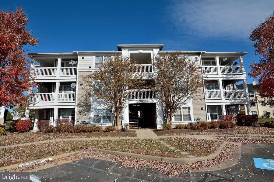 8087 LACY DR #202, Manassas, VA 20109