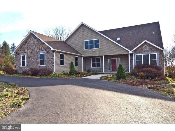 547 SCENIC DR, Bernville, PA 19506