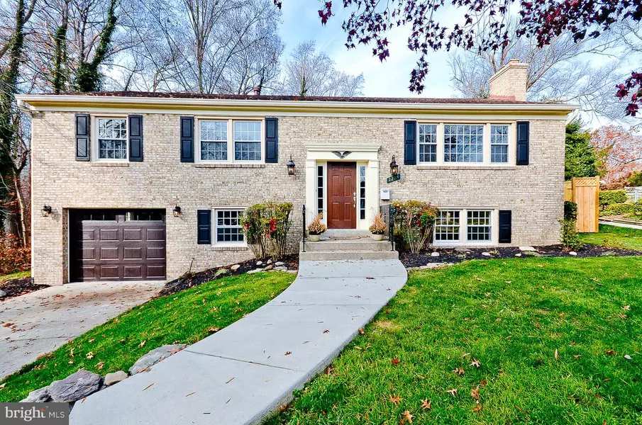 2204 COLONIAL WOODS DR, Alexandria, VA 22308