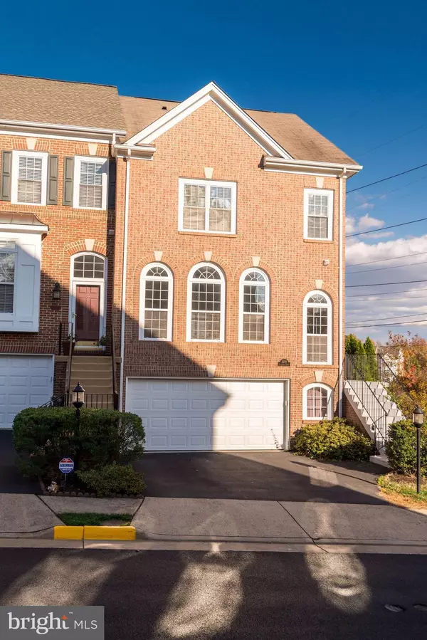 Alexandria, VA 22310,3378 GOVERNORS CREST CT