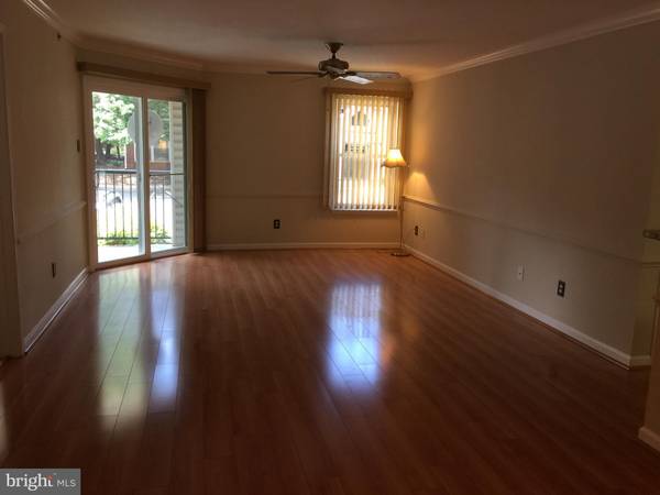 3315 WYNDHAM CIR #1222, Alexandria, VA 22302