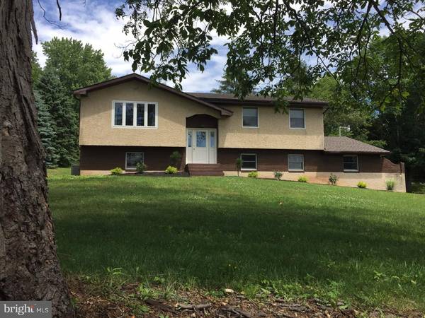 6701 LANDIS MILL RD, Center Valley, PA 18034