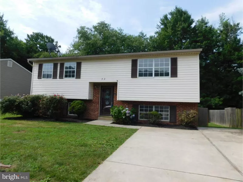 32 GERSHWIN CIR, Newark, DE 19702