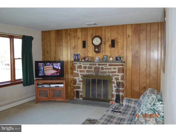 23 OAK LN, Royersford, PA 19468