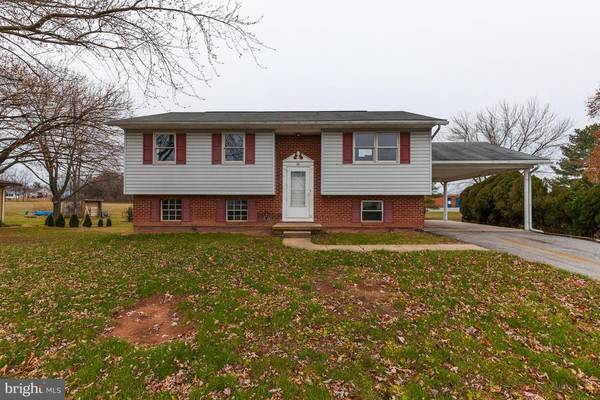 10 HAMMAKER ST, Thurmont, MD 21788